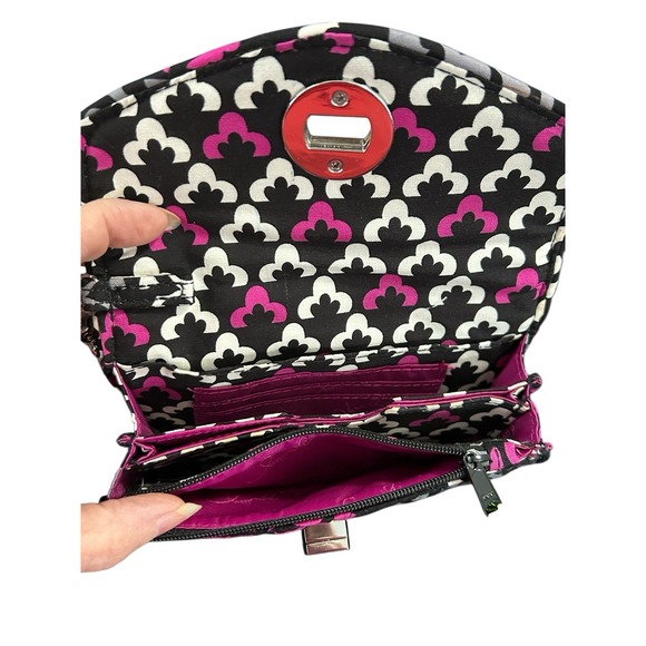 Vera Bradley‎ Your Turn Smartphone Wristlet "Canterberry Magenta"(MSRP $44) - Picture 5 of 5